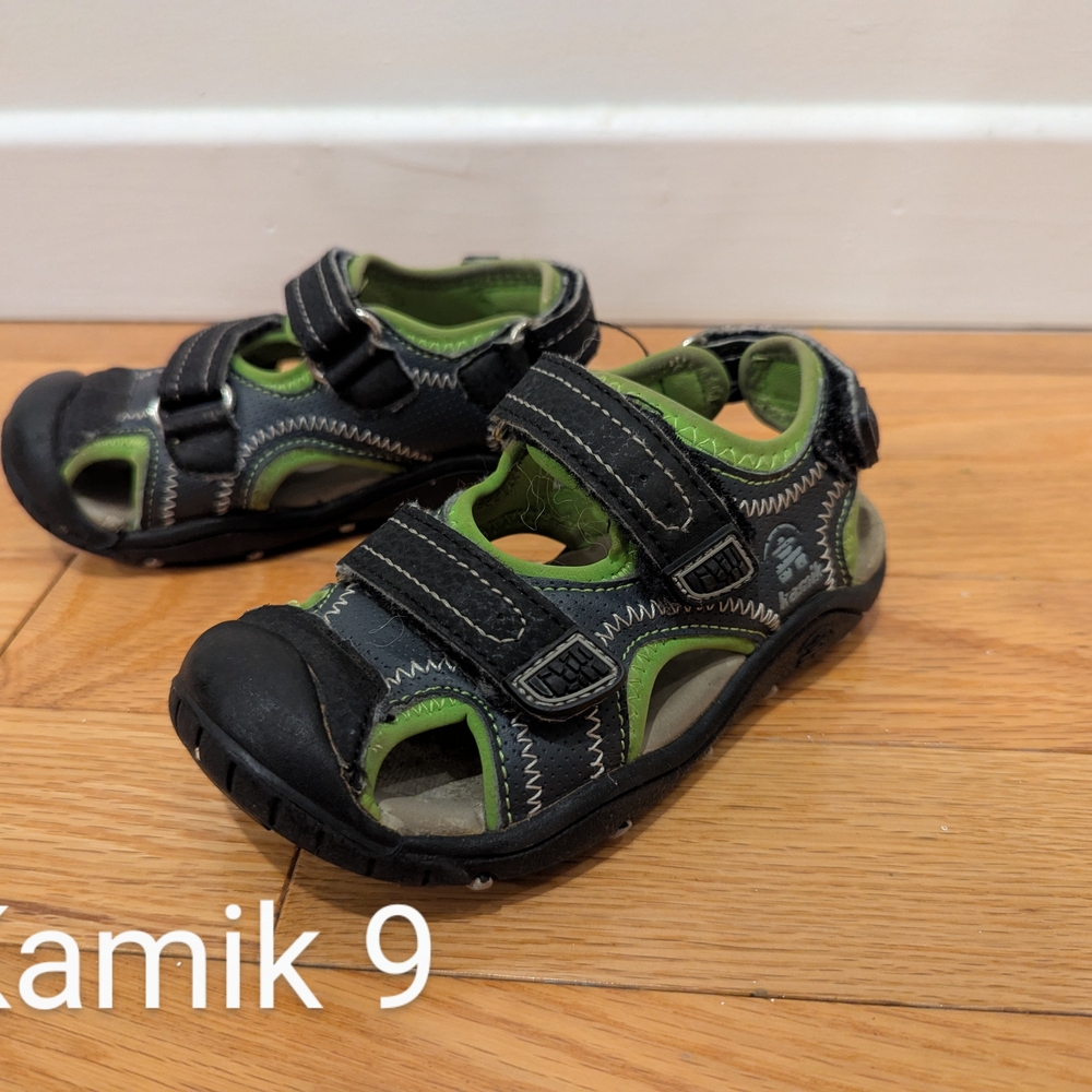Kamik Kids' 9 Black and Green Adventure Sandals